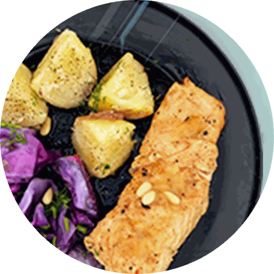 Salmon with red potatoes and red cabbage